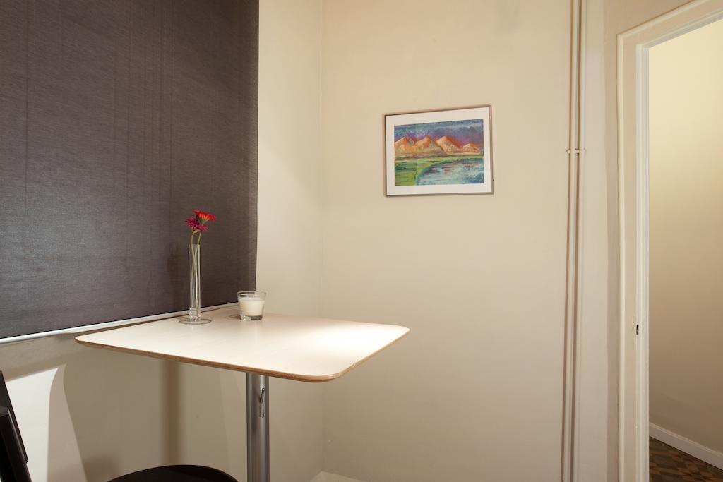 Modernist Apartment Barcelona Room photo